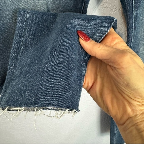 Good American Women’s Slim Fit High Rise Raw Hem Jeans - Picture 5 of 8